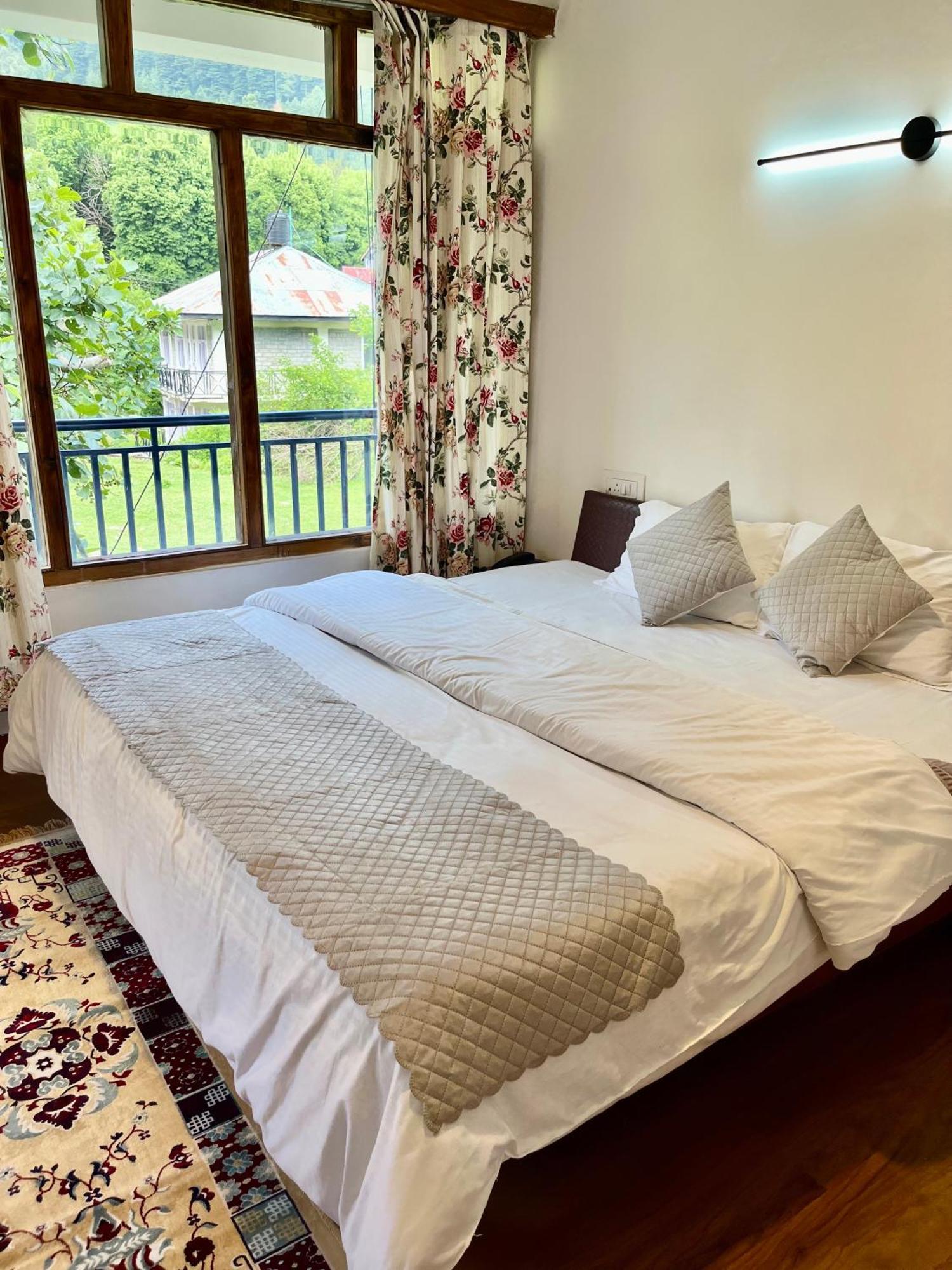 Tourist Hotel 10 Minutes Walking Distance From The Mall Manāli Εξωτερικό φωτογραφία