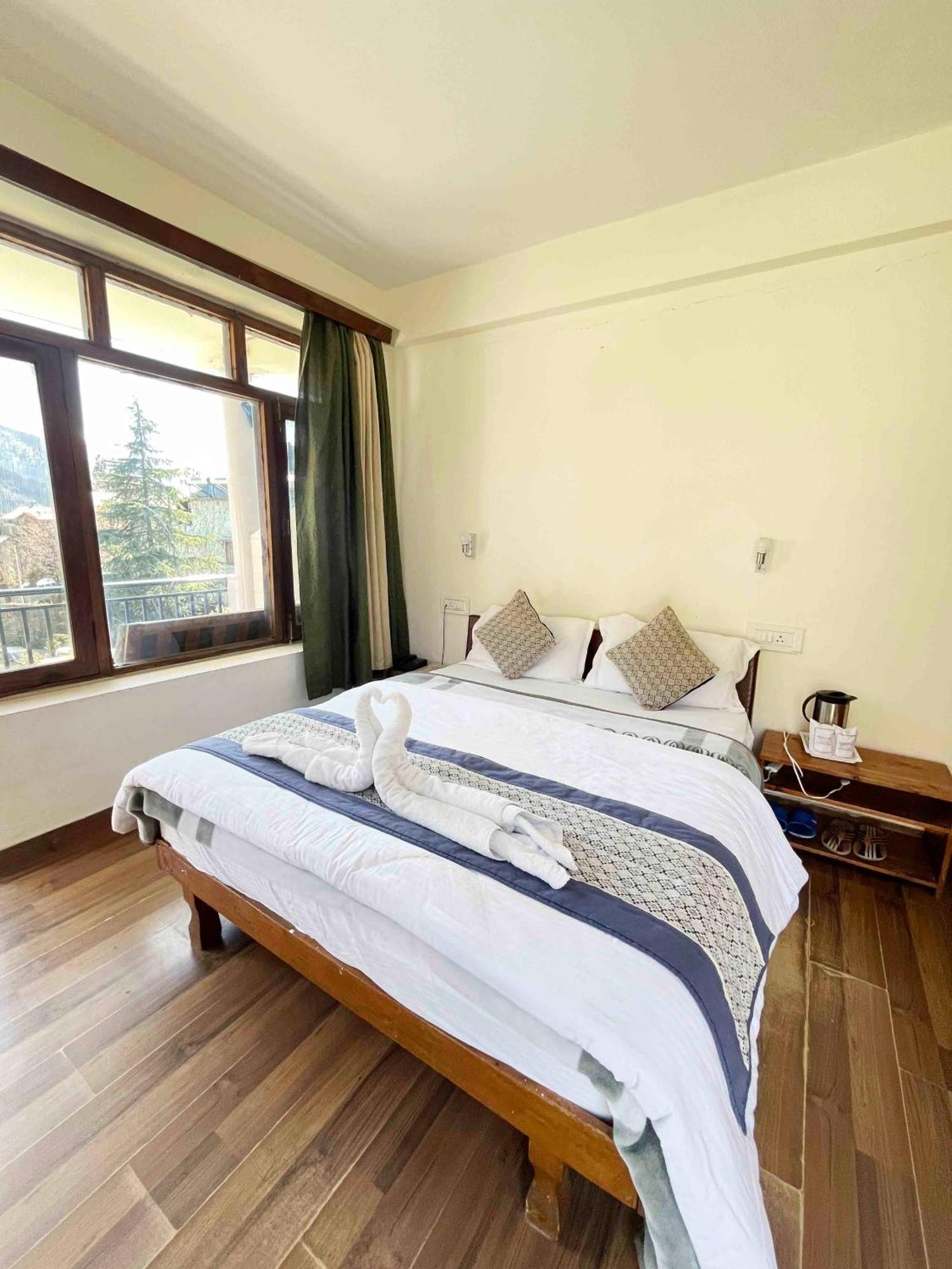 Tourist Hotel 10 Minutes Walking Distance From The Mall Manāli Εξωτερικό φωτογραφία